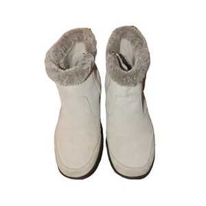 KHOMBU Iris Suede Boots Size 8
